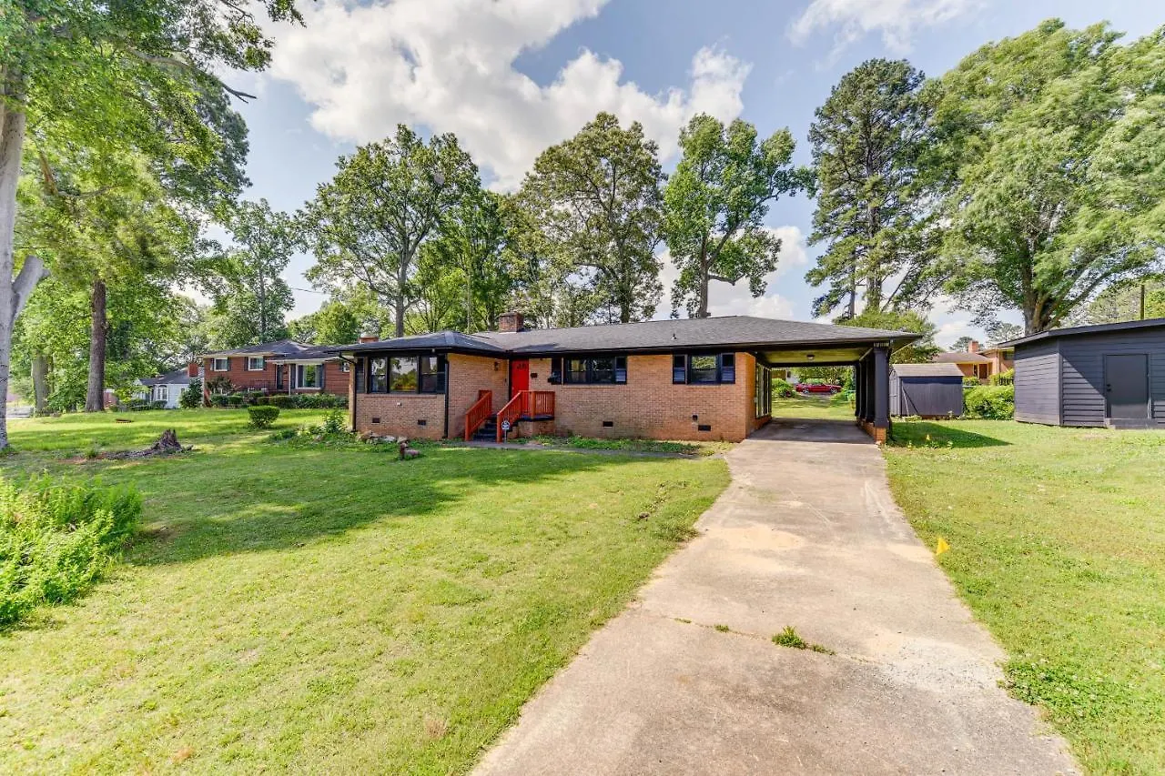Holiday home Charming Charlotte Home 2 Mi To Downtown!