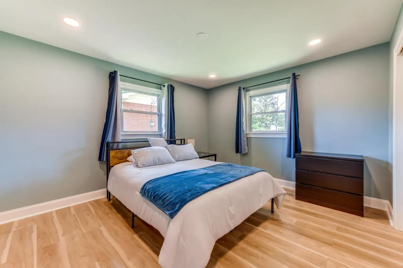 Charming Charlotte Home 2 Mi To Downtown!